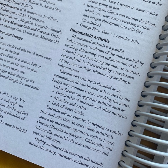 Essential Oils Pocket Reference by Life Science Publishing 5th Edition - Picture 3 of 10